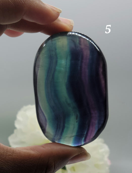 High Quality Fluorite Palm stones